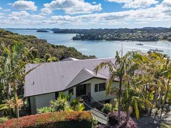 Sea Views & Privacy – Perfect for Boating Lovers!