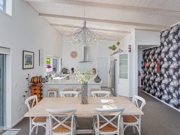 Top 1% Airbnb - Lifestyle with Proven Income