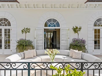 Modern Classicism on Arney Crescent