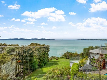 Front Row Views | Five-Star Location