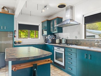 Lifestyle block with farming backbone