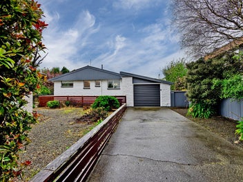 Prime Windsor location - ultimate convenience