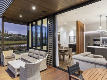 Distinctive Commercial property plus lifestyle