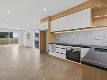 Stunning Brand New Family Home in Rosehill