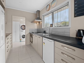 Charming 2-Bed Unit in the Heart of Howick