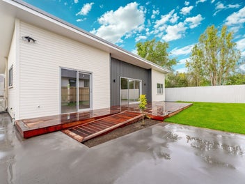 Private, Sunny & Stylish