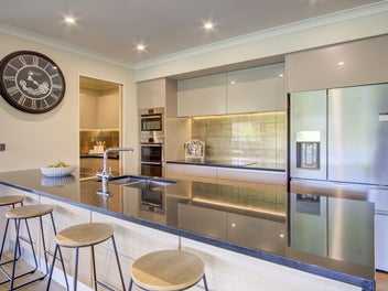 Resort-Style Luxury on the Fairway