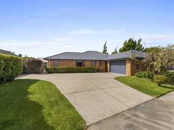 Must Sell - Owners On the Move!