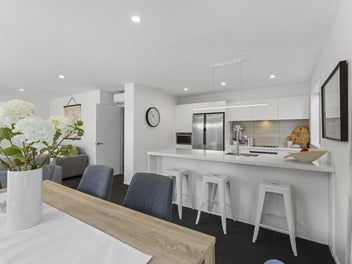 Sleek & Freehold Title - Boys & Girls High Zoned!