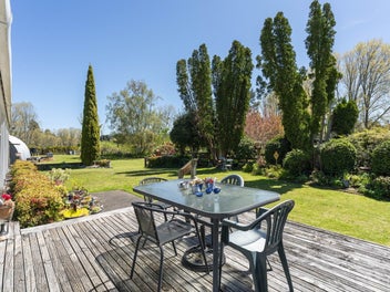 Lifestyle Getaway in The Golden Loop