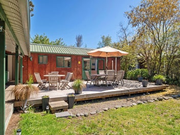 Te Aho Lodge - Relax, entertain and explore