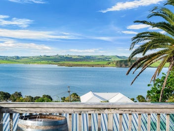 Beachside Living in Beautiful Whakapirau