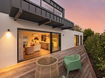 Stylish Home in Prime Merivale Location