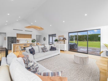 They're building again, This one must go