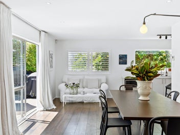 Contemporary modern living