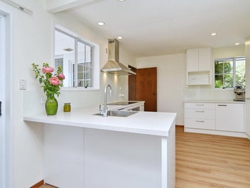 * UNDER OFFER * Opportunity For The Astute - Top F