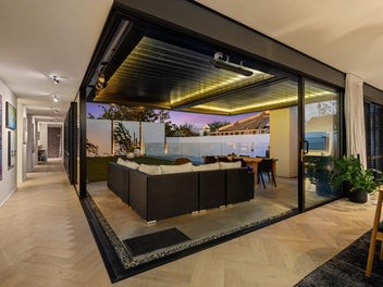 Architectural Excellence in a Prestigious Location