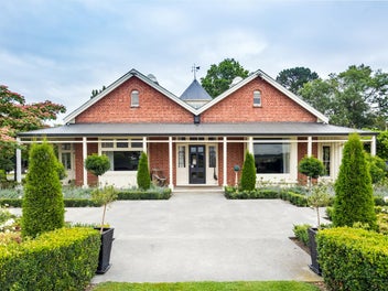 Charming lifestyle in Huntingdon.