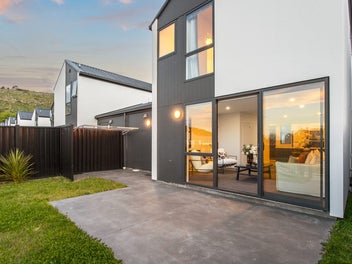 Easy Living on the Edge of the Hills