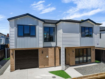 Simply Stunning – Brand New Beauty– Weymouth