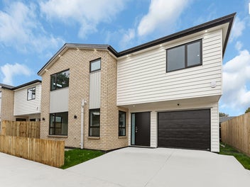 Luxury 5-Bedroom Home — Style, Space & Location