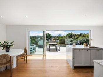 Summer Ready - Family Home