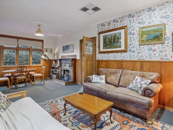 Classic Peninsula Charm - a 1915 treasure