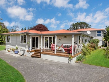 1950's style with modern amenities