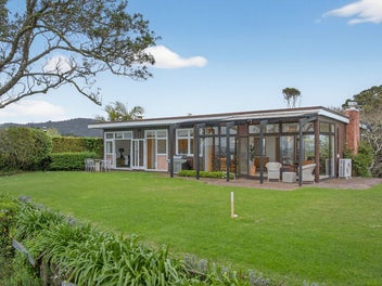 Magnificent 180 degree views - Wow!