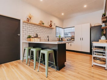 Hot Home! Cool Street! Zero Stress!