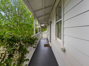 Super Cute. Super Central. Super Kingsland