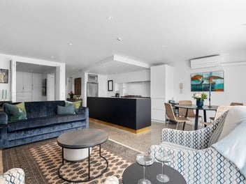 Peaceful escape in the pulse of Parnell