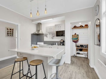 Generous Family Living in the Heart of Hastings