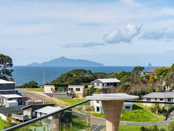 Effortless Coastal Living – Lang’s Beach