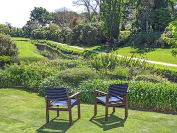Streamside serenity in the heart of Havelock North