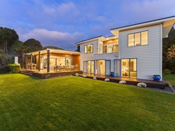 Executive Lifestyle Living at it's Finest !