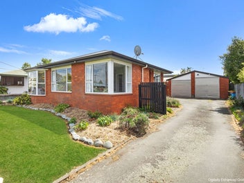 Charming Family Living in Rakapuka