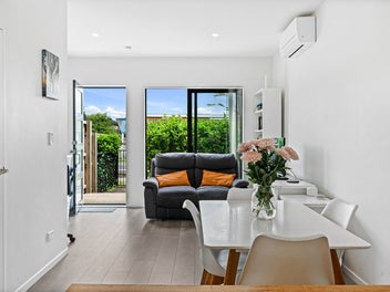 Elegant, Freehold, Functional