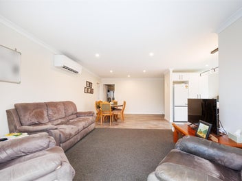 TEAM LEWIS - LOW MAINTENANCE MODERN HOME