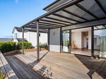 Peaceful & Modern Family Living