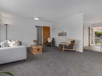 SUNNY, SPARKLING & SET TO SELL