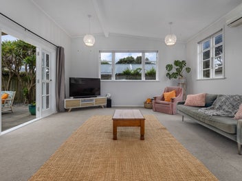 YOUR SLICE OF COASTAL GOODNESS