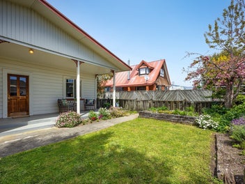 Bright & Beautiful Character Gem in Tahunanui