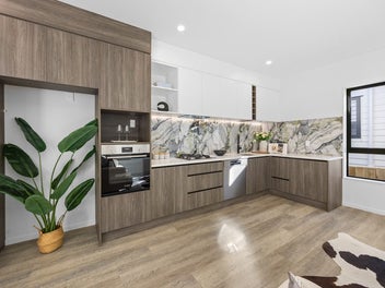 Versatile and Spacious Family Living