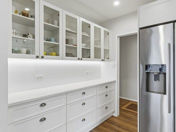 Simply stunning, timeless charm on Kawiu Road