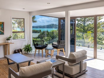 Hello sunshine, hello home