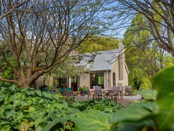 An Idyllic Lifestyle with income options!