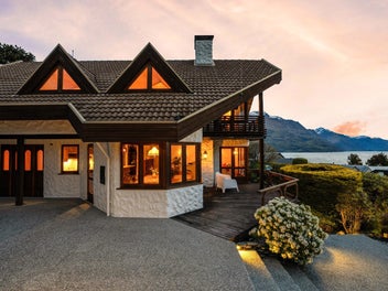 European-Inspired lakeview living plus income