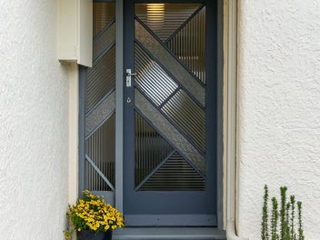 Delightful Deco Home-and-Income