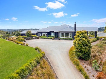 Two Homes, One Dream: 1.7 Ha Coatesville Estate